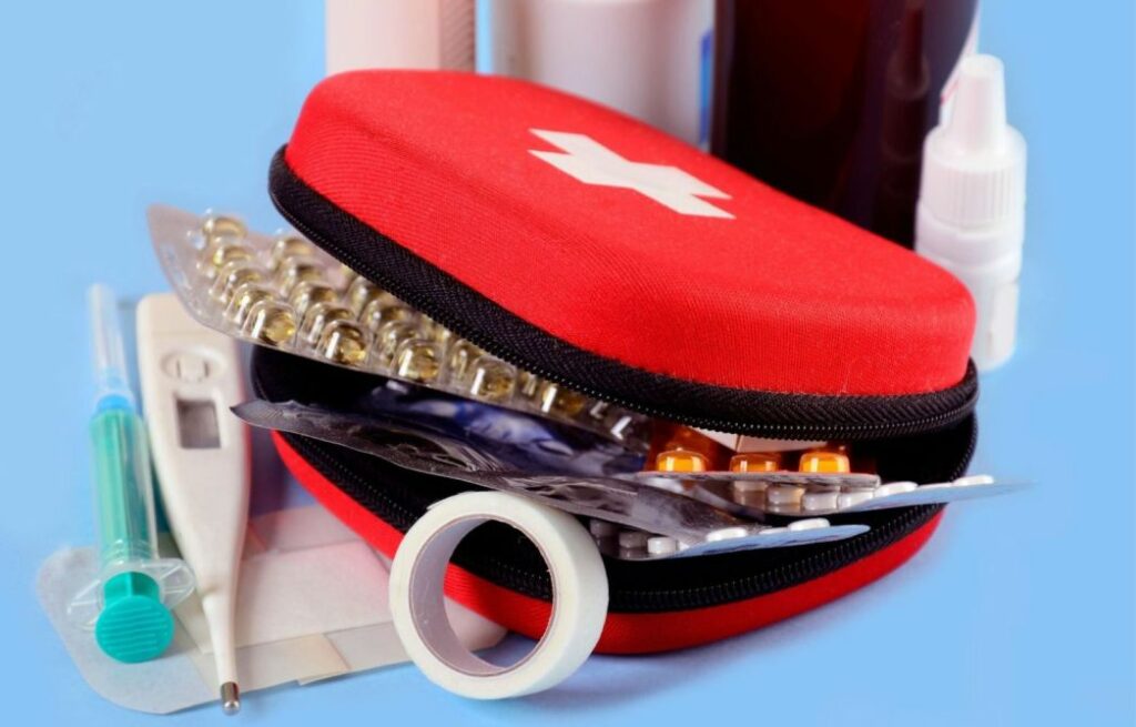 Travelling First Aid Medicine Kit